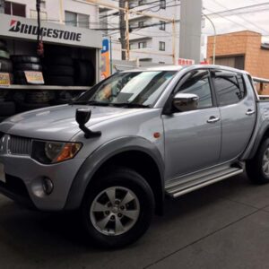 三菱　ダブルキャブ